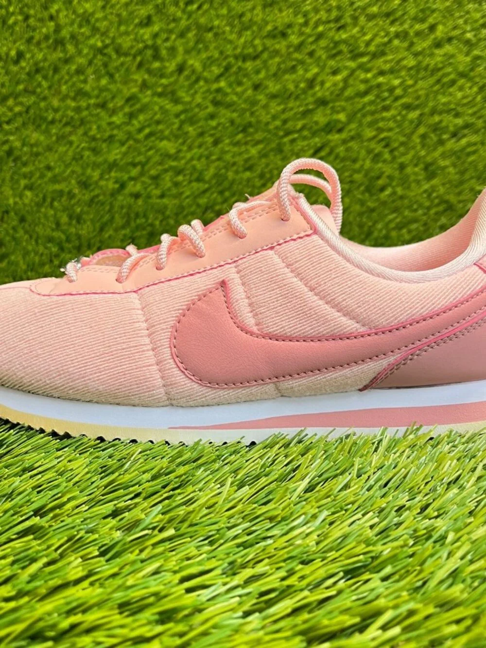 Nike Cortez Basic TXT‎ Girls Size 6Y Pink White Walking Running Shoes Sneakers